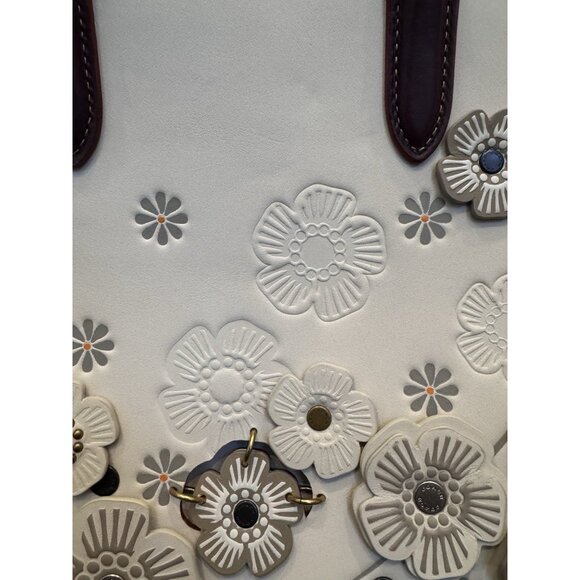 Coach Tea Rose Dakota Rouge Shoulder Bag Chalk Leather Flower Appliqué MINT - Picture 7 of 16